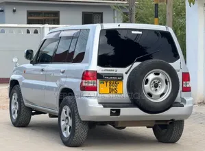 Mitsubishi Pajero 2001 Silver
