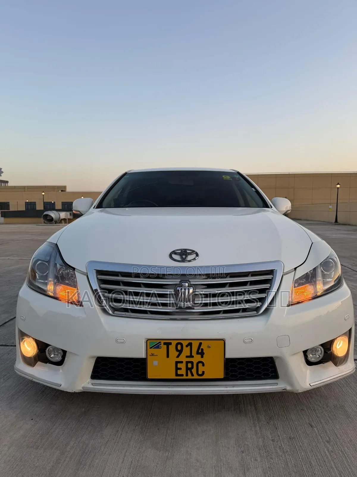 Toyota Crown 2010 White