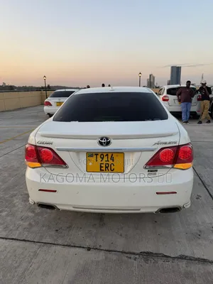 Toyota Crown 2010 White