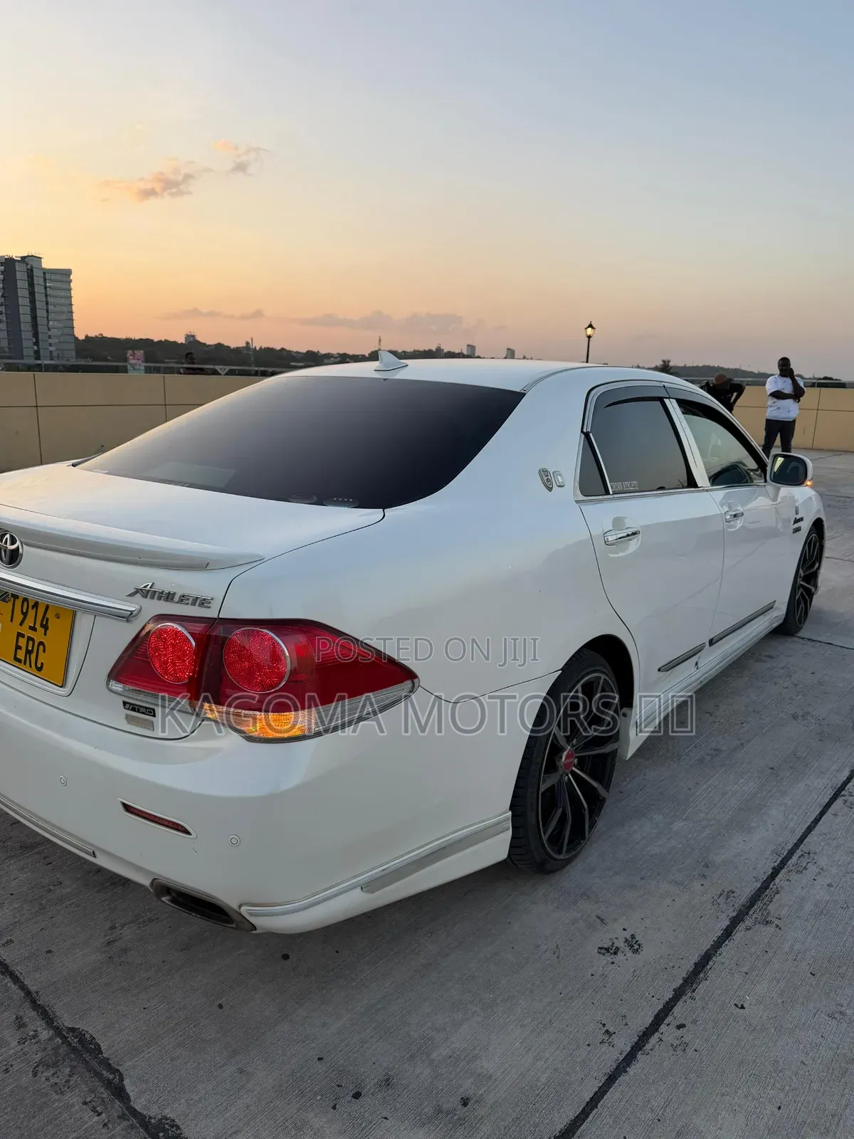 Toyota Crown 2010 White
