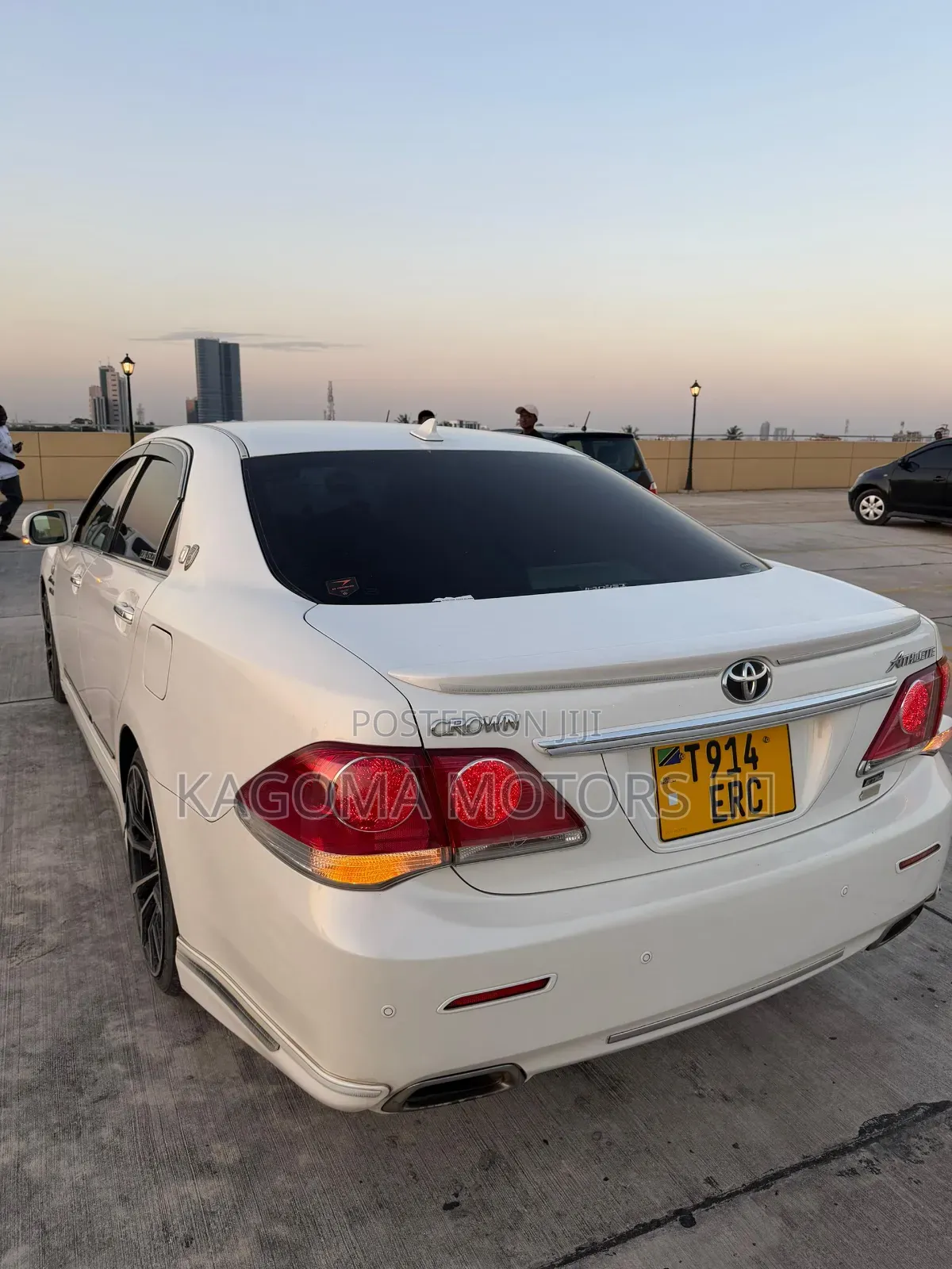 Toyota Crown 2010 White