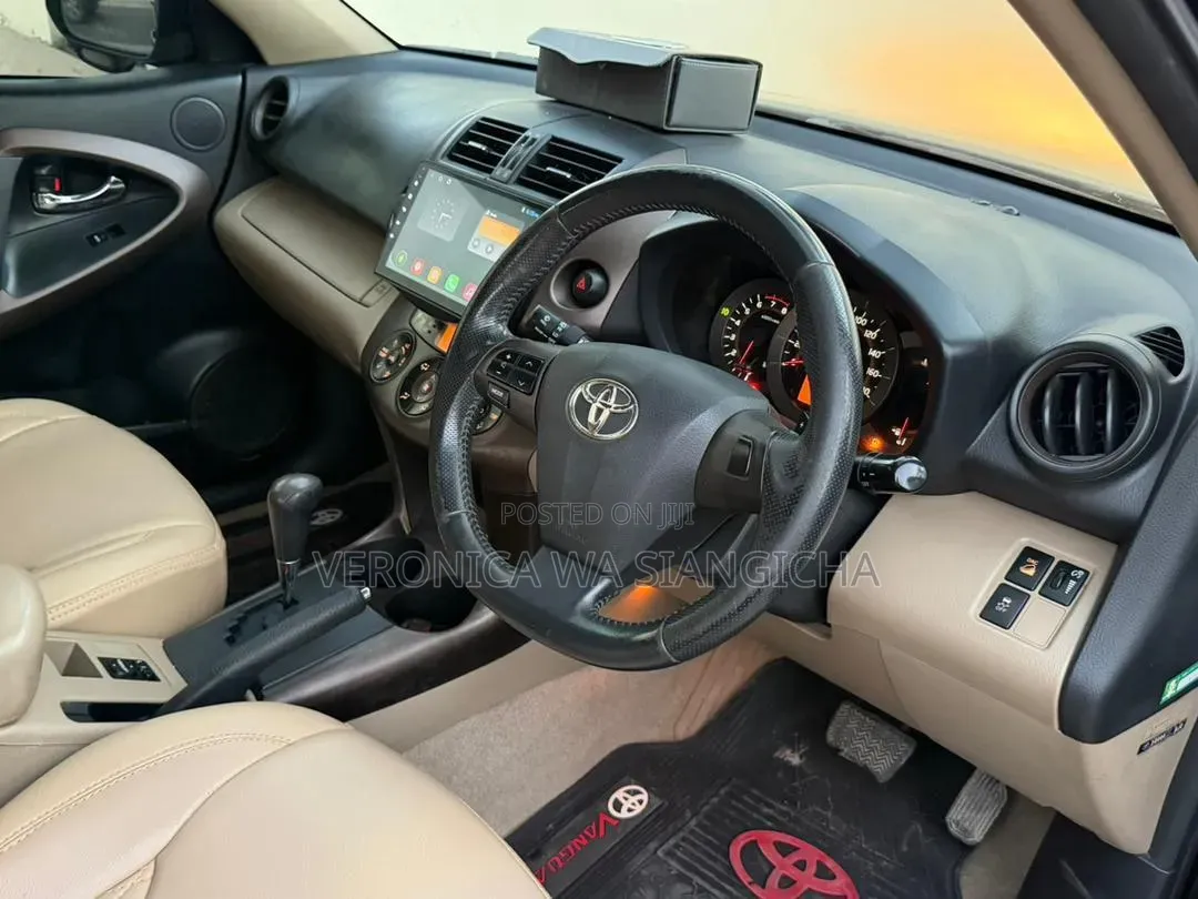 Toyota Vanguard 2012