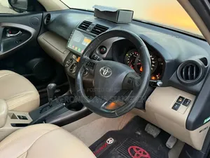 Toyota Vanguard 2012