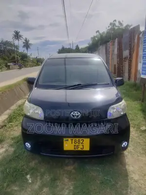 Toyota Porte 2004 Black