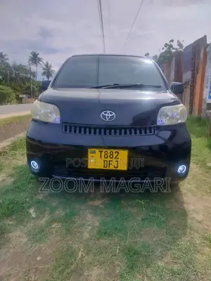 Toyota Porte 2004 Black