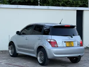 Toyota IST 2006 Silver