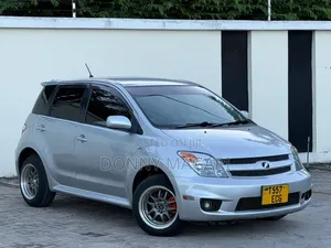Toyota IST 2006 Silver