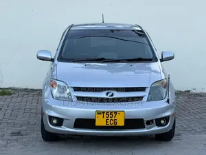 Toyota IST 2006 Silver