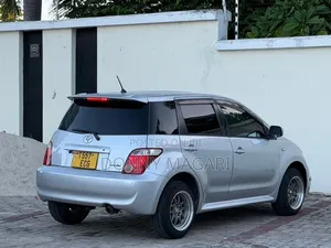 Toyota IST 2006 Silver