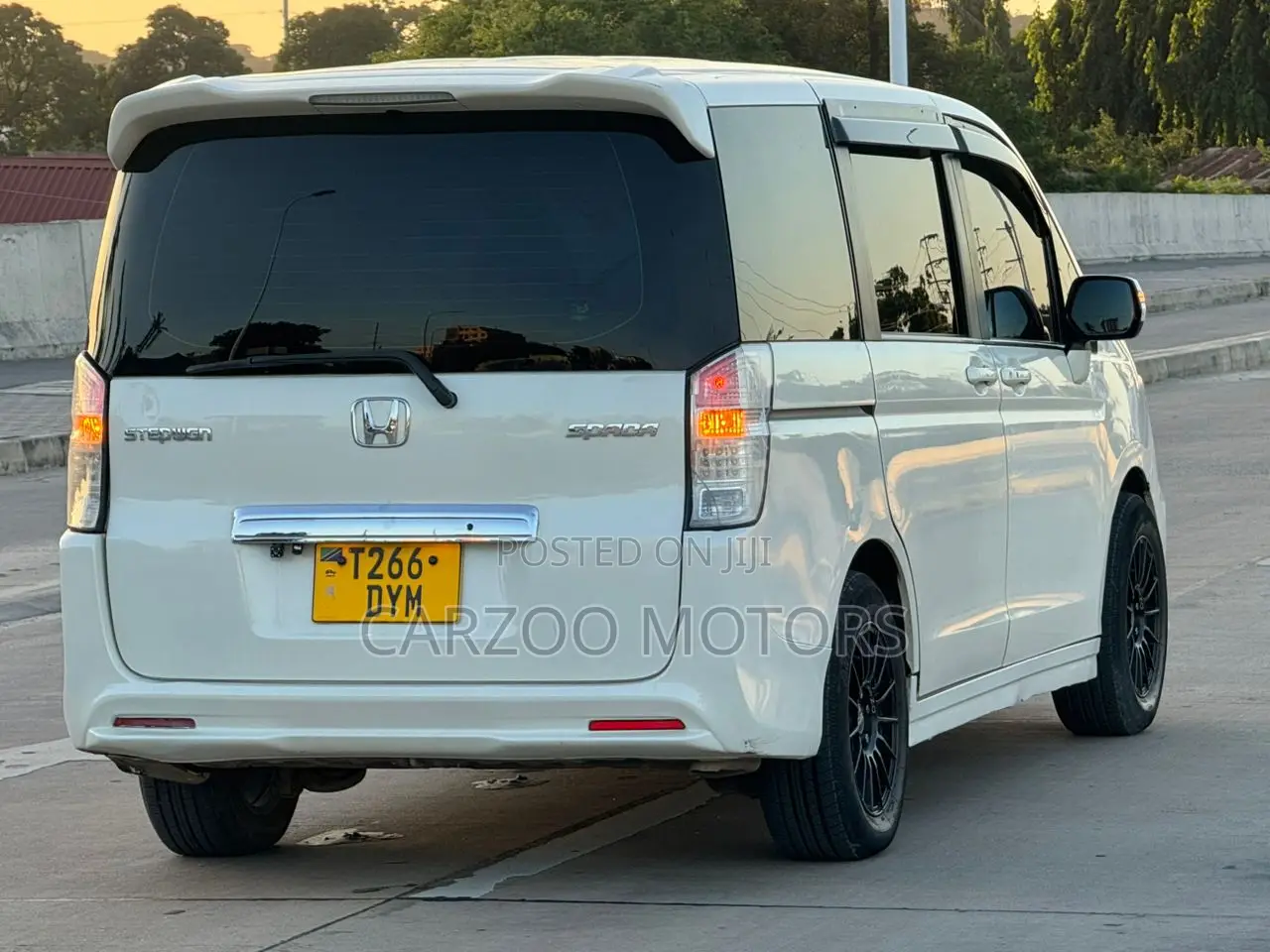 Honda Stepwgn 2011 White