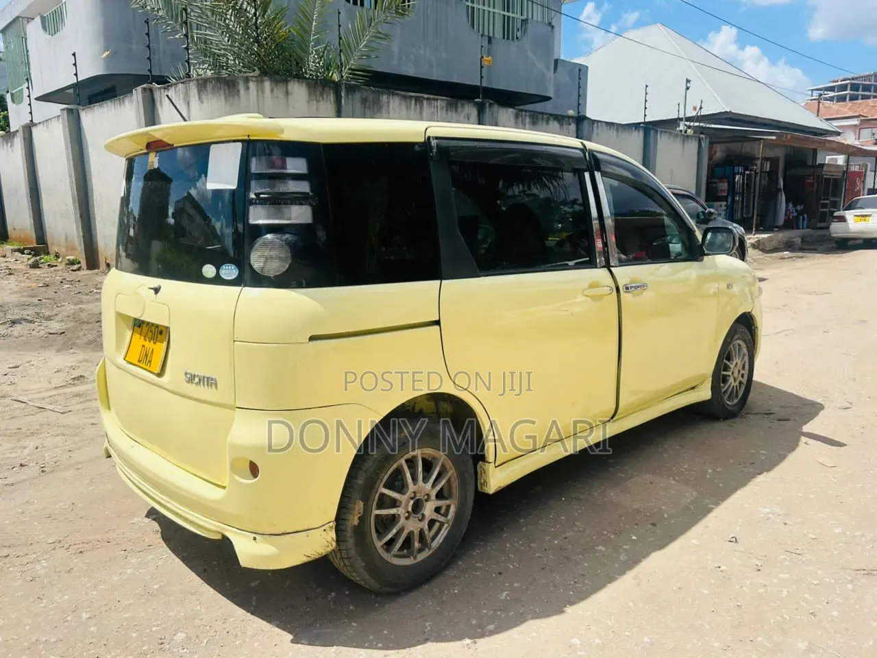Toyota Sienta 2006 Yellow