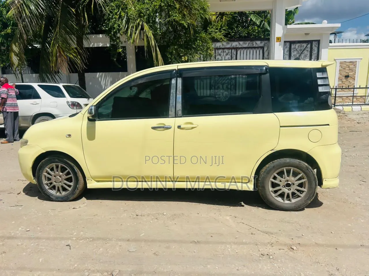 Toyota Sienta 2006 Yellow