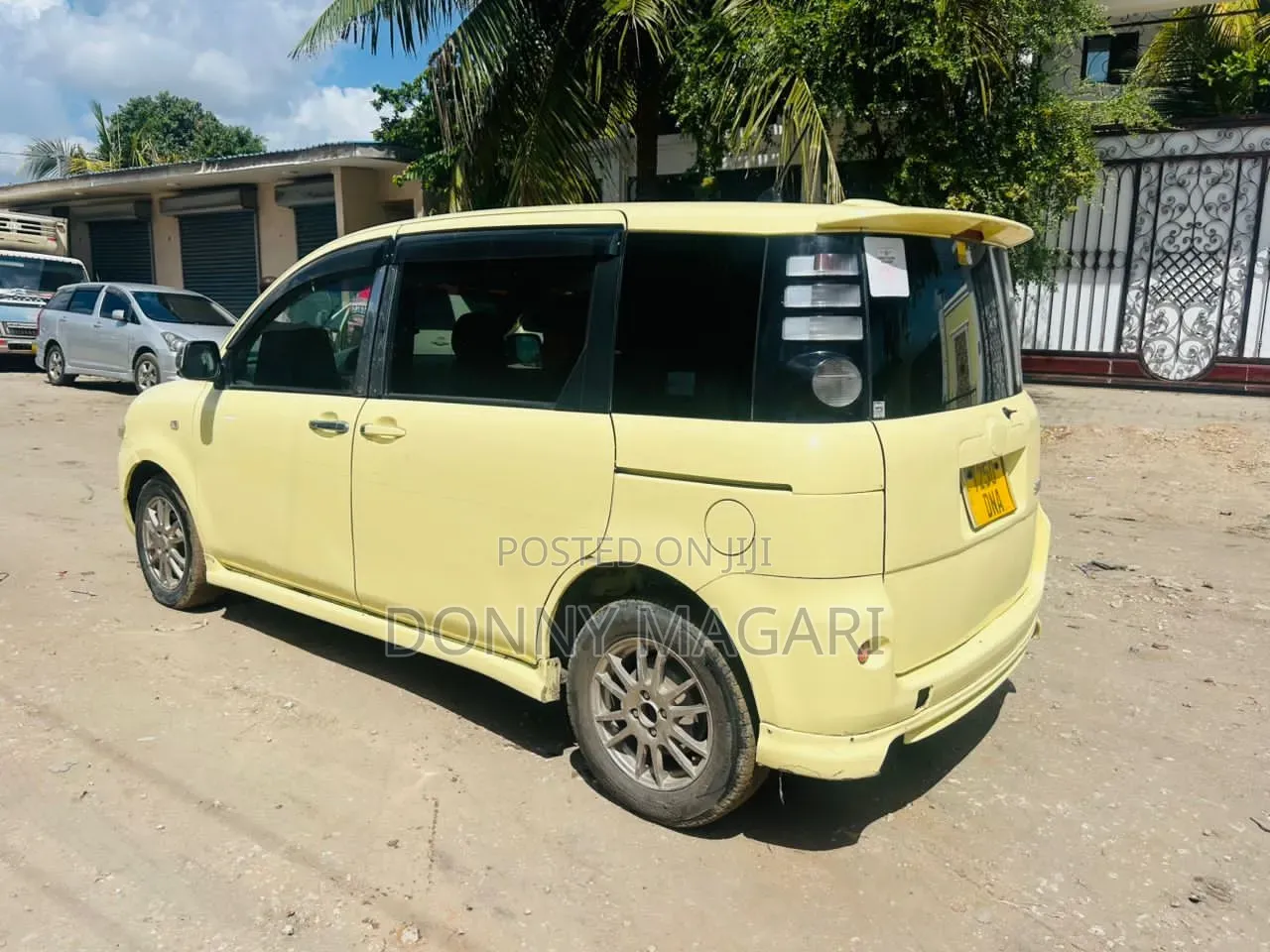 Toyota Sienta 2006 Yellow