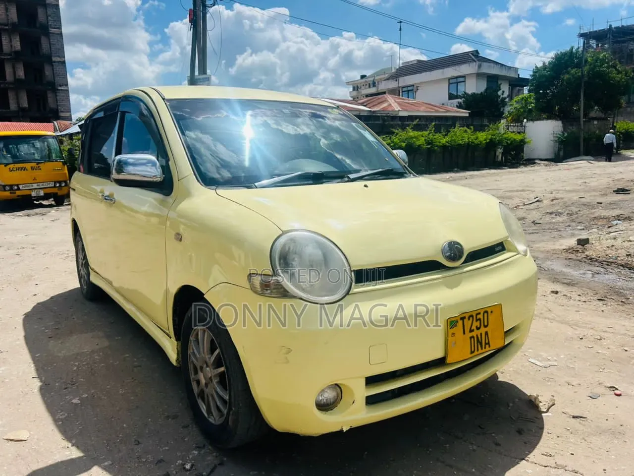 Toyota Sienta 2006 Yellow