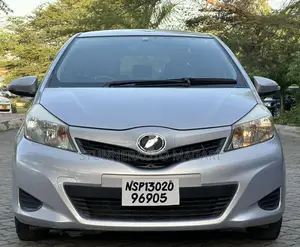 Toyota Vitz 2012 Silver
