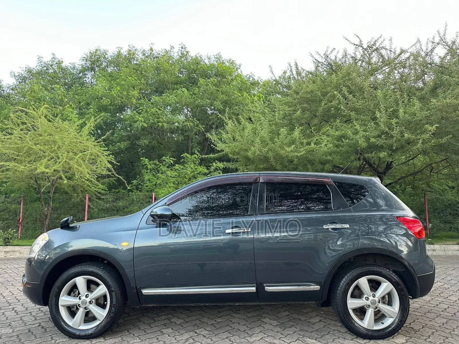 Nissan Dualis 2011 Gray
