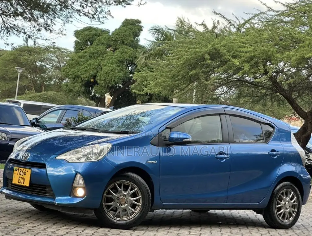 Toyota Aqua 2012 Blue