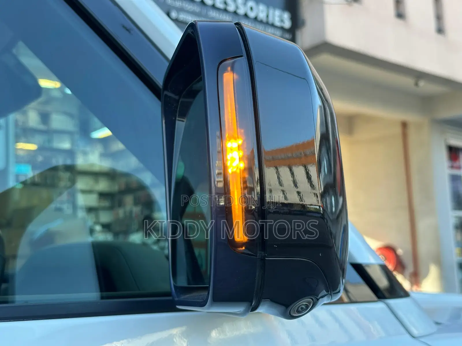 Land Rover Defender 2021 Pearl