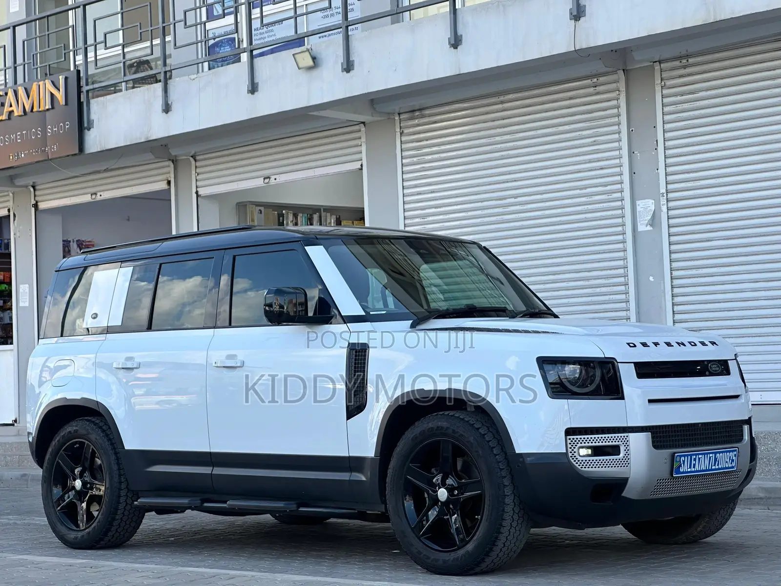 Land Rover Defender 2021 Pearl