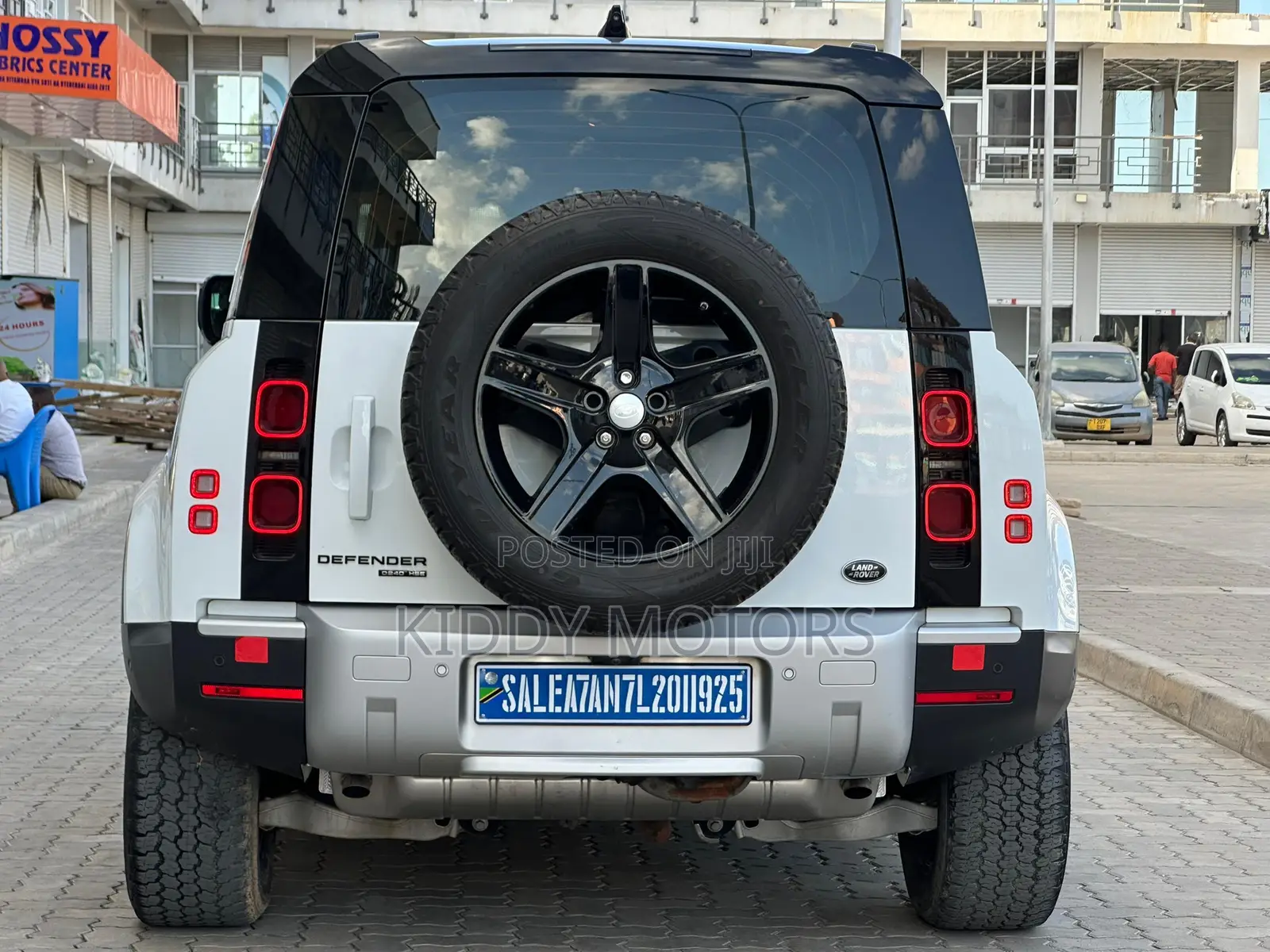 Land Rover Defender 2021 Pearl