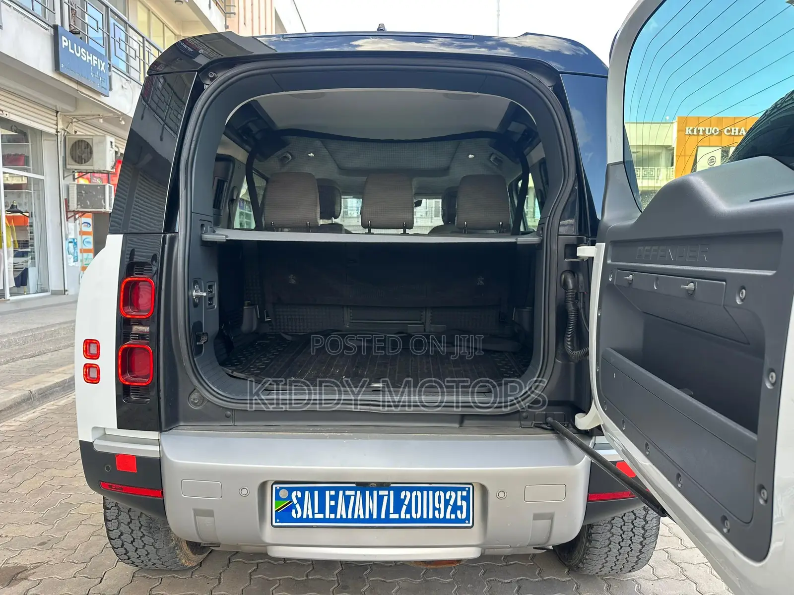 Land Rover Defender 2021 Pearl