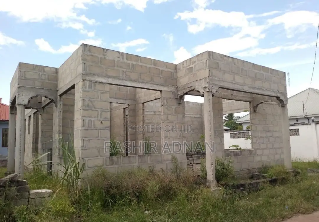 Pagala La Vyumba 3 Zuri Sebule,Dining,Jiko,Master Na Public Toilet.