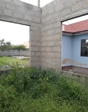 Pagala La Vyumba 3 Zuri Sebule,Dining,Jiko,Master Na Public Toilet.