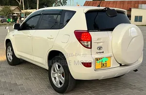 Toyota RAV4 2005 White