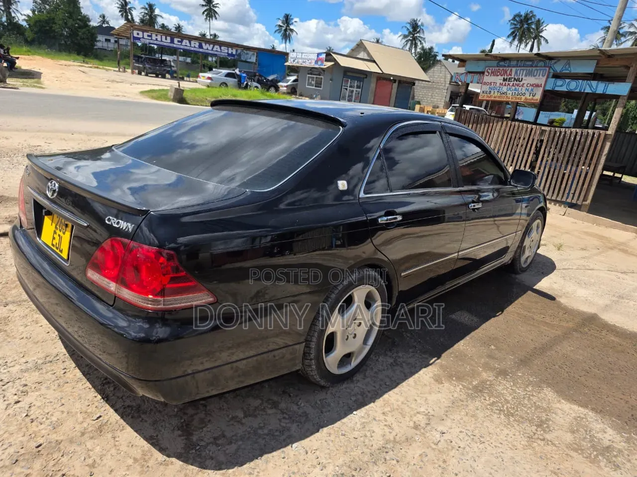 Toyota Crown 2006 Black