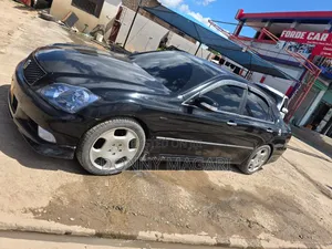 Toyota Crown 2006 Black