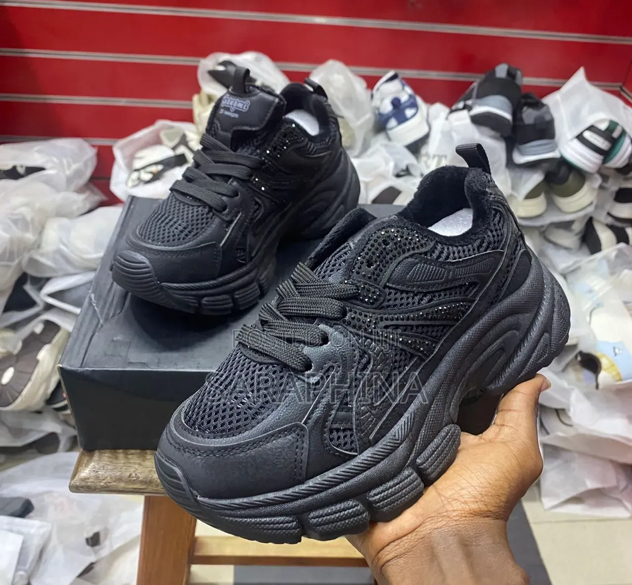 Fashion Inaanzia Kwenye Rubber 