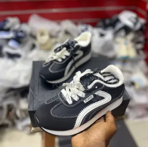 Fashion Inaanzia Kwenye Rubber 