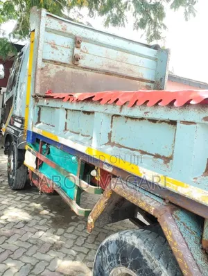 Fuso Tipper