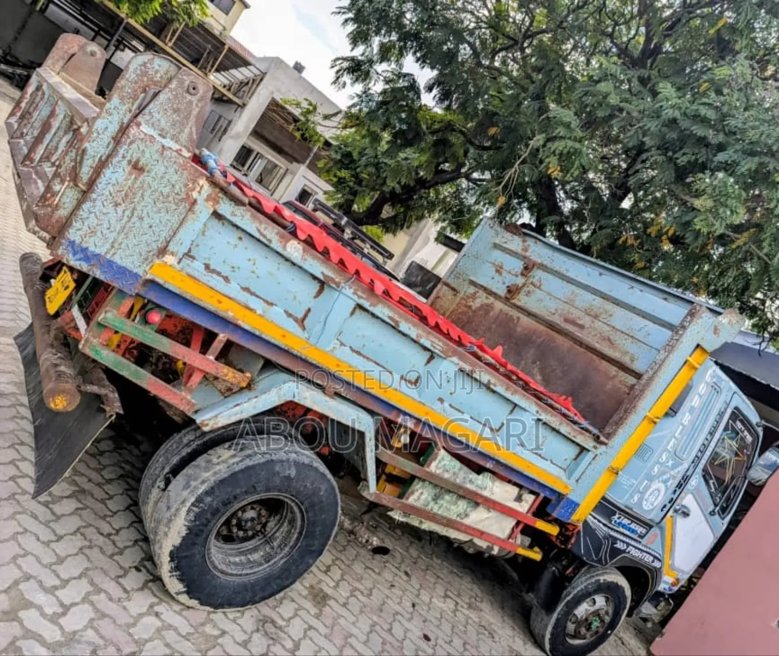 Fuso Tipper