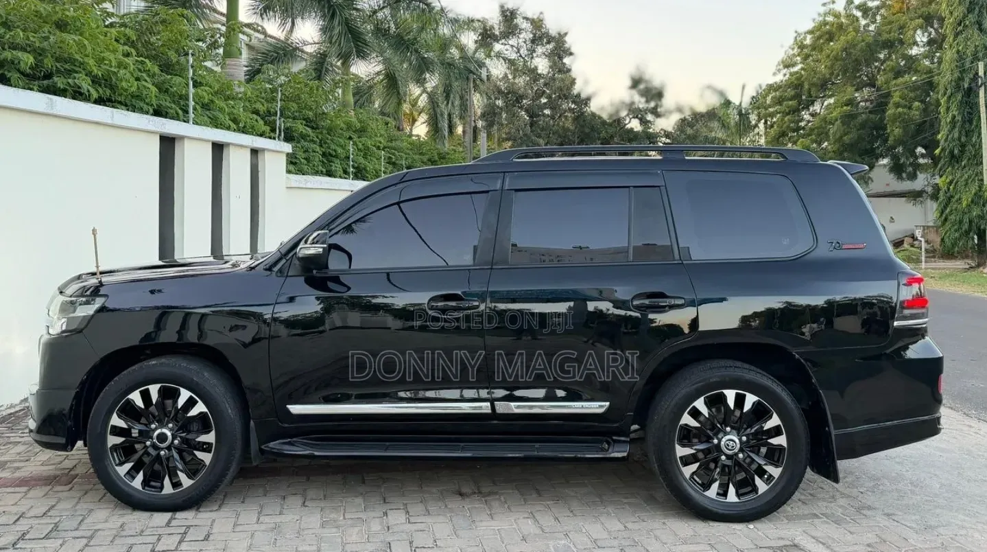 Toyota Land Cruiser 2020 Black