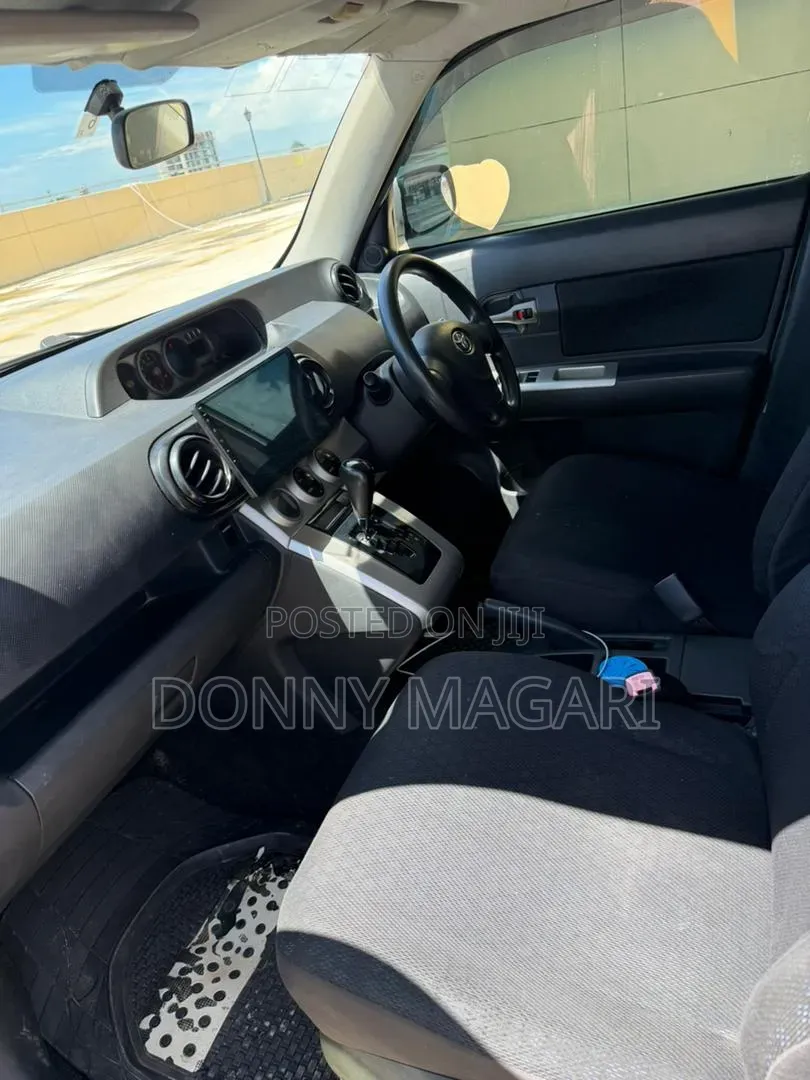 Toyota Corolla Rumion 2010 Silver