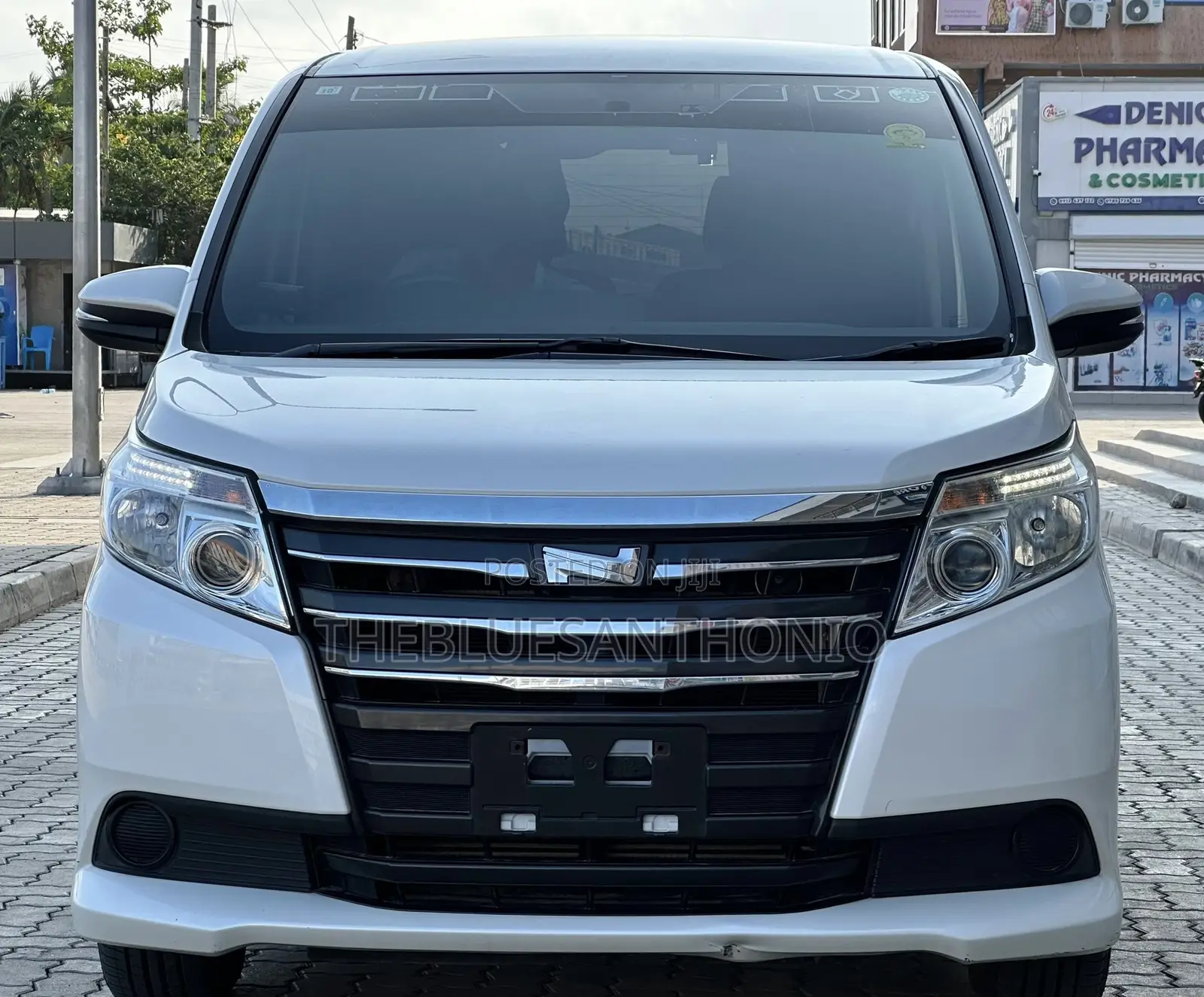 Toyota Noah 2016 White