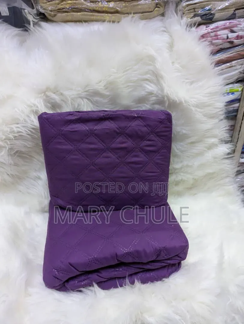 Bed Cover Nzuri Kwaajiri Ya Utunzaji Wa Godoro, Zipo 5x6 Na 6x6.