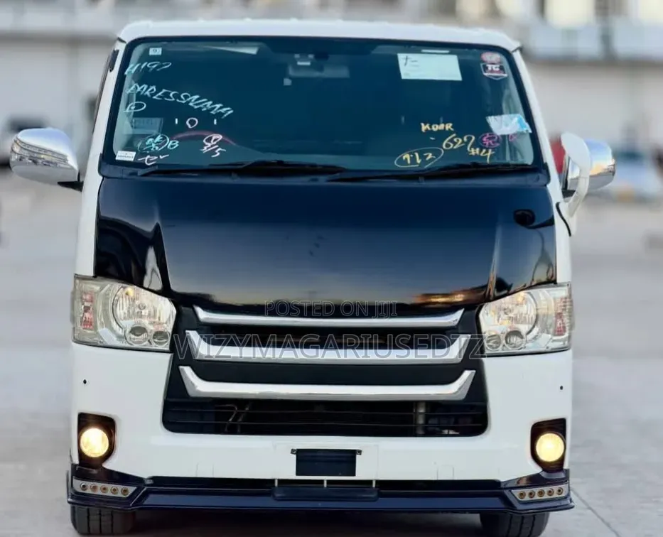 Toyota Quantum 2010 Beige