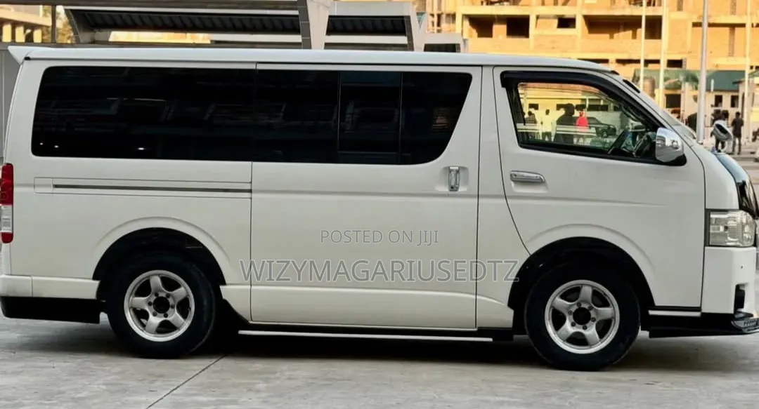 Toyota Quantum 2010 Beige