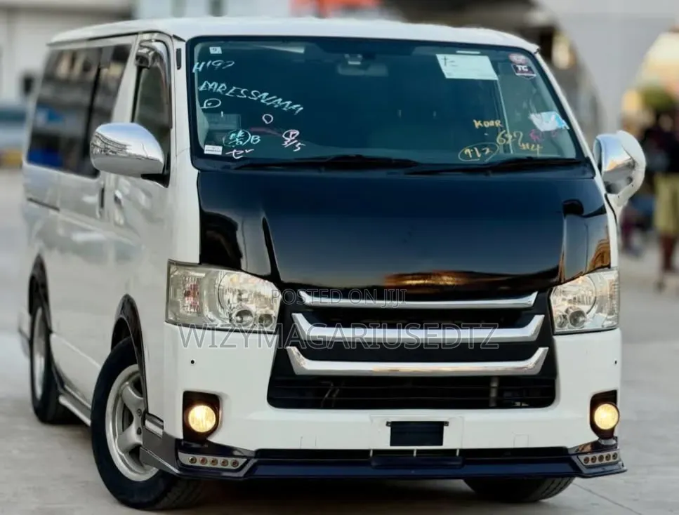 Toyota Quantum 2010 Beige