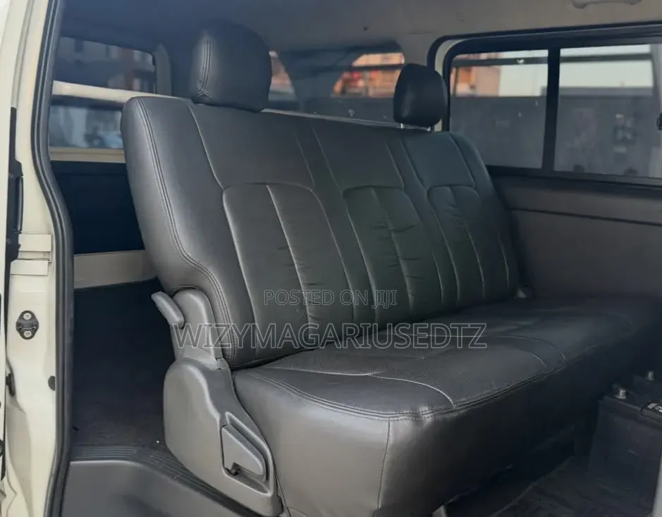 Toyota Quantum 2010 Beige