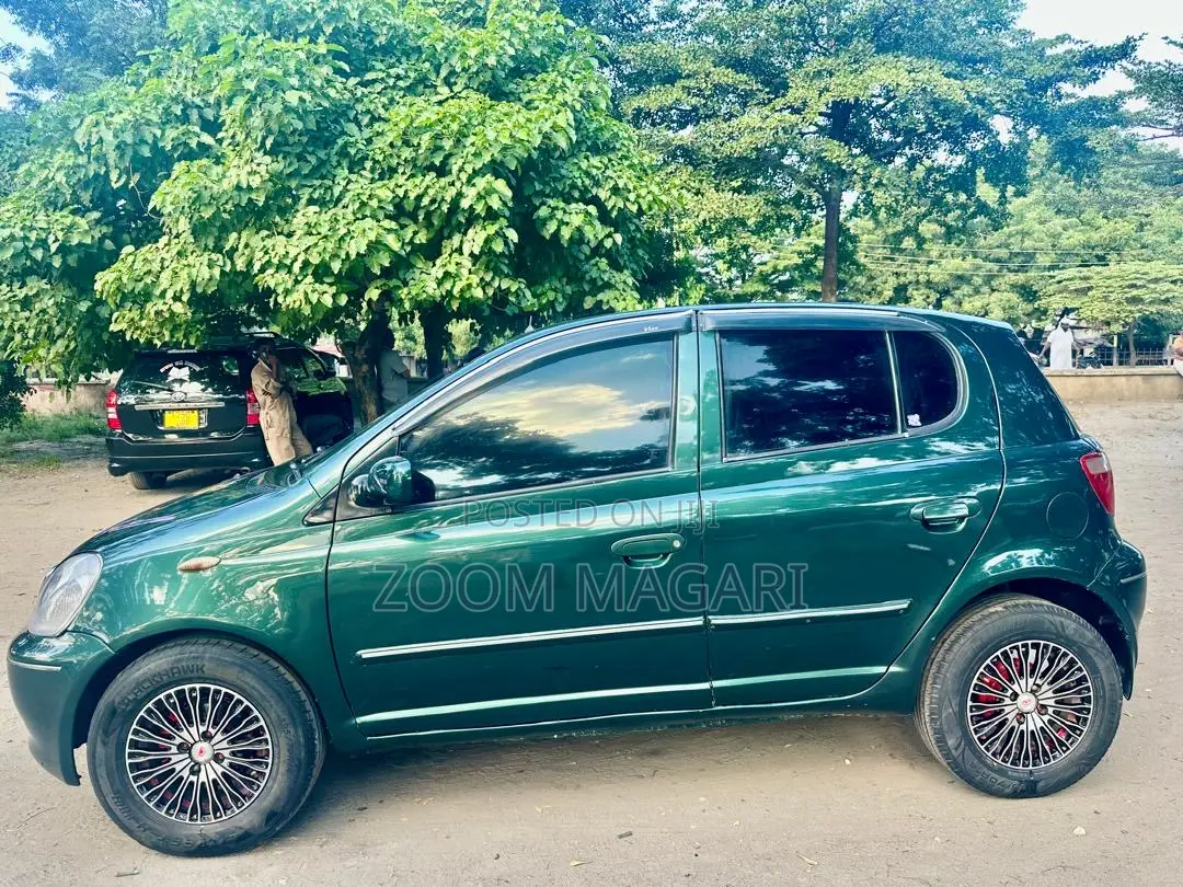 Toyota Vitz 2003 Green