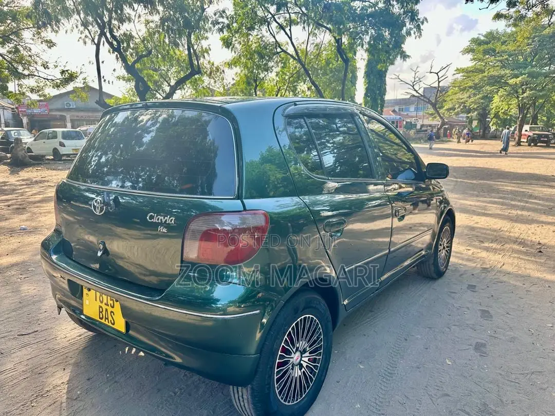 Toyota Vitz 2003 Green
