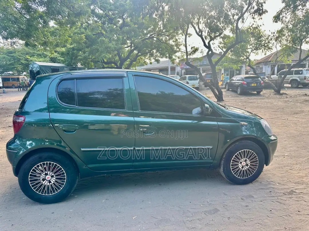 Toyota Vitz 2003 Green