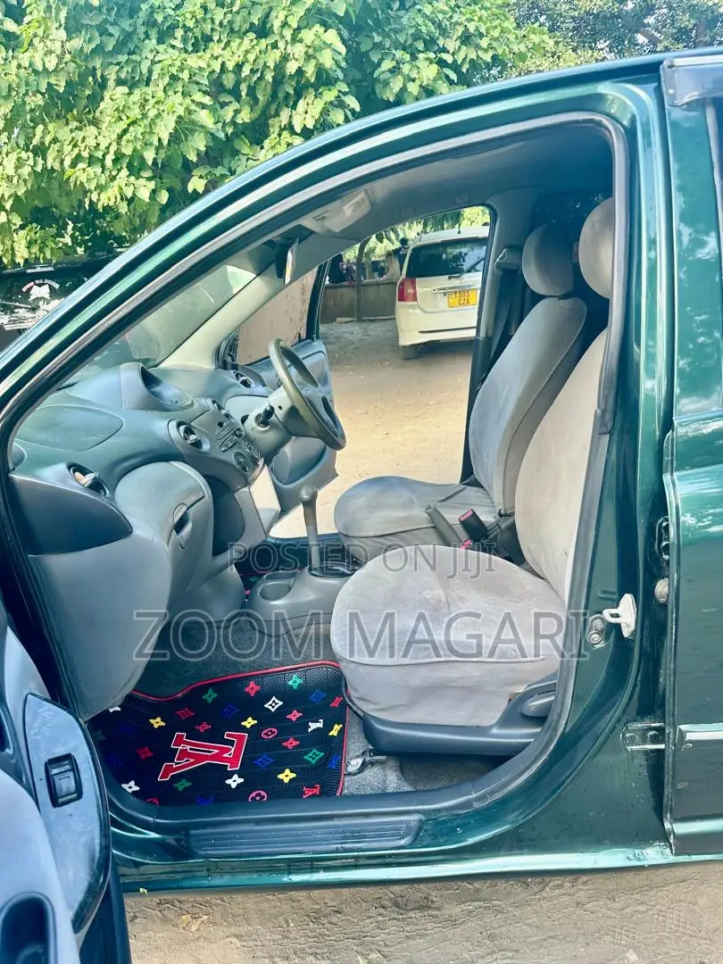 Toyota Vitz 2003 Green