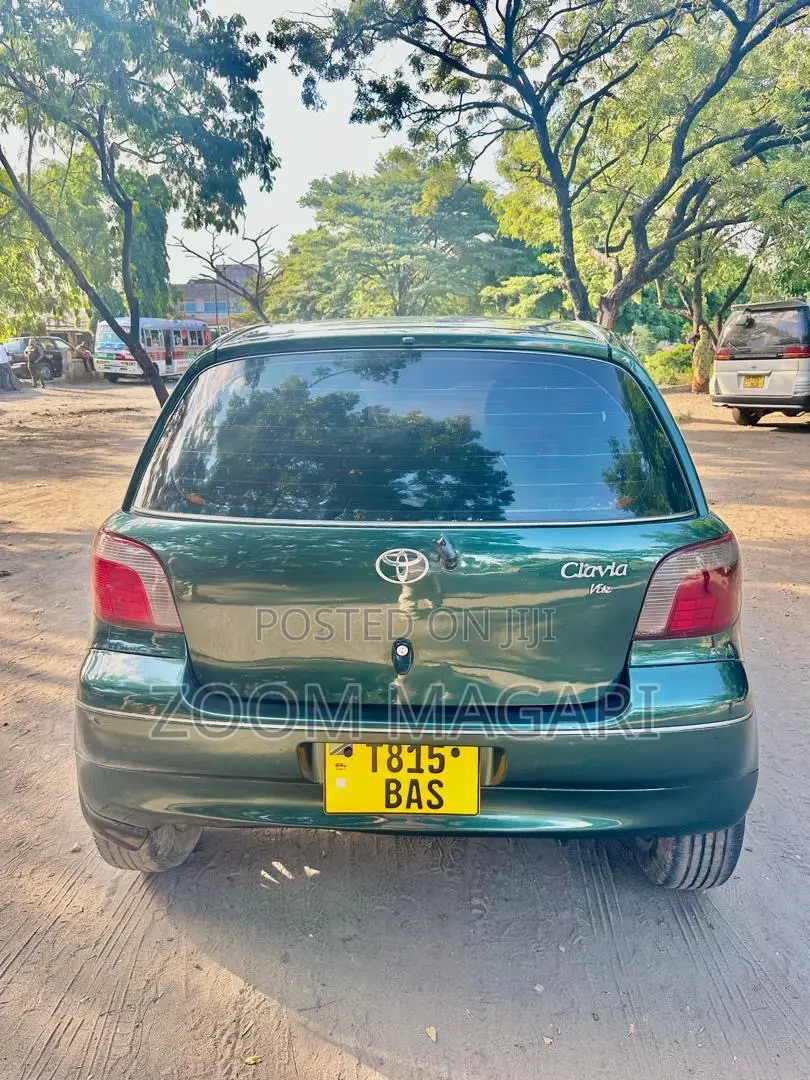 Toyota Vitz 2003 Green