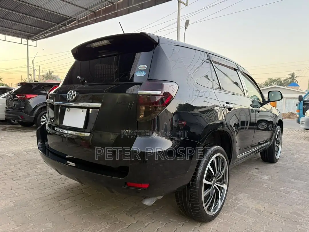 Toyota Vanguard 2011 Black