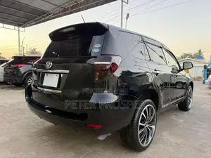 Toyota Vanguard 2011 Black