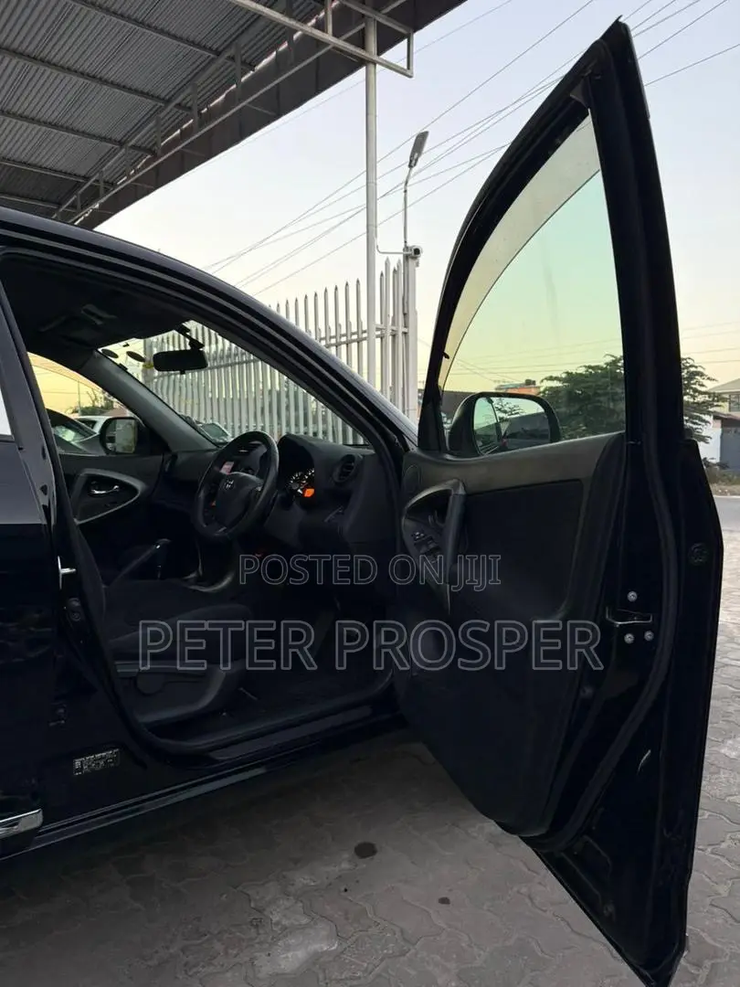 Toyota Vanguard 2011 Black